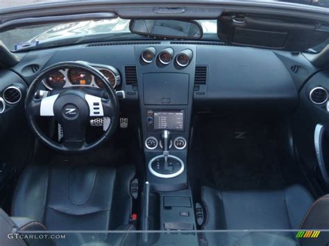 2005 Nissan 350Z Touring Roadster Charcoal Dashboard Photo #55015885 | GTCarLot.com