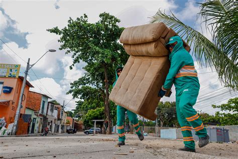 Operação Recolhe 35 Toneladas De Materiais Volumosos Das Vias De Fortaleza