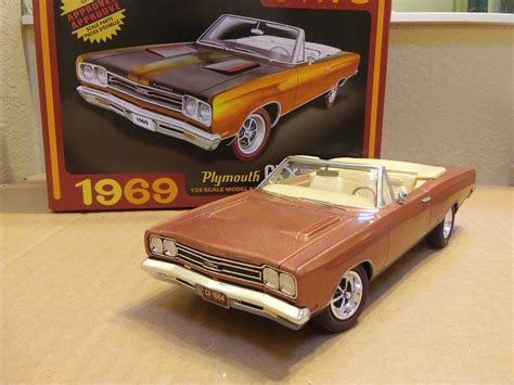 Plymouth Gtx Convertible T Plastic Model Car Kit Scale