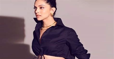 Deepika Padukones Top 10 Eye Candy Looks