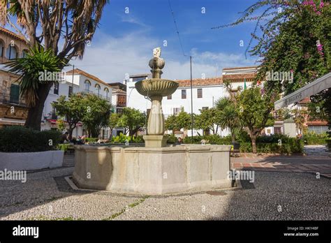 Plaza De Los Naranjos Marbella Fotograf As E Im Genes De Alta