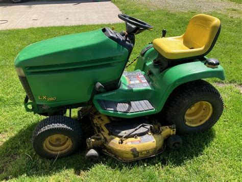 2004 John Deere LX280 Lawn Garden Tractors Napoleon OH