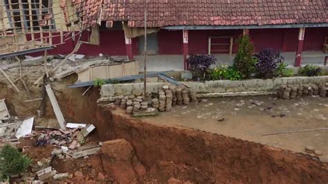 Badan Geologi Sebut Bencana Gerakan Tanah Di Bandung Barat Berupa