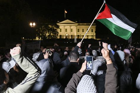 Stotine ljudi ispred Bijele kuće protestovalo protiv izraelskih napada