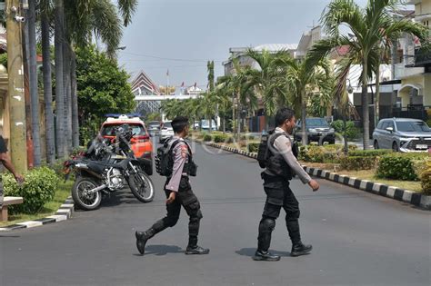 Polisi Geledah Rumah Firli Bahuri Di Bekasi Antara Foto