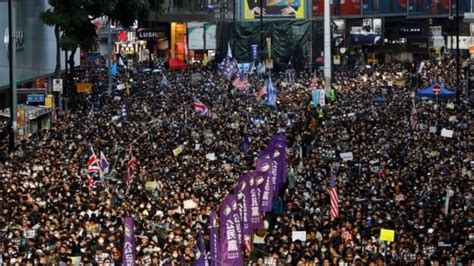 香港で大々的な抗議デモ、80万人と主催者 Bbcニュース