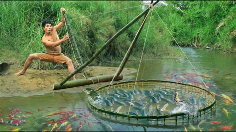 Survival In The Rainforest Using Bamboo To Lure Fish Catch Fish Using