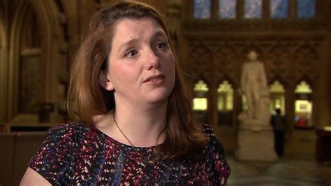 Labour MP Alison McGovern quits party policy group - BBC News