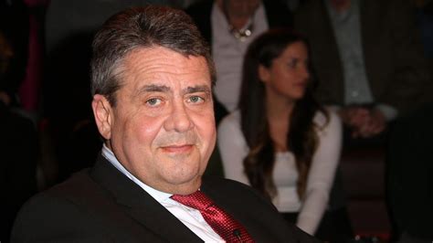 Sigmar Gabriel Kritisiert Trumps Spiel Mit Dem Feuer