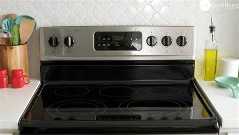 Tips For Cleaning A Glass Top Electric Stove Homemaking 101 Daily