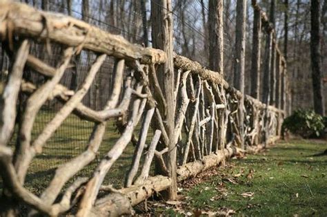 Good Ideas With Rustic Fence For Your Home Designs Rustic