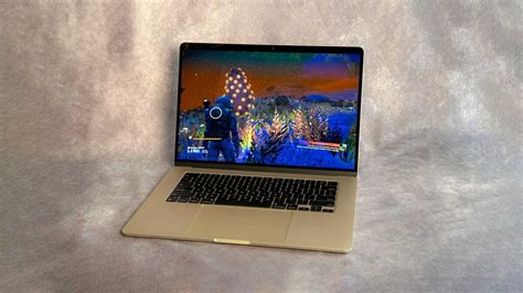 15インチMacBook Airレビュー大画面と進化したスピーカーでどんな場面でも活躍 CNET Japan