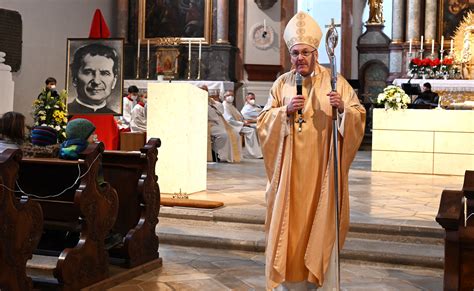 Bischof Rudolf Feiert Don Bosco Fest Im Kloster Ensdorf Bistum Regensburg