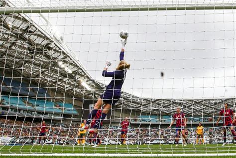 Former Rutgers standout goalkeeper Casey Murphy makes stunning debut ...