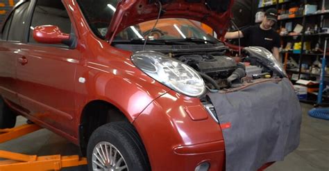 Cómo cambiar rótula de dirección Nissan Micra K12 Guía de sustitución