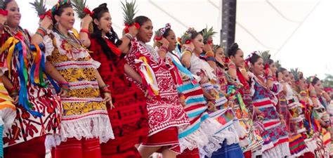 Flor De Piña De Las Delegaciones Más Esperadas De La Guelaguetza