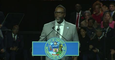 Mayor Brandon Johnson sworn in as Chicago's 57th mayor