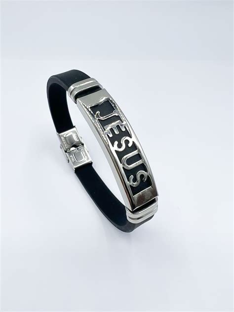 Pulseira Masculina Borracha Caucho Placa Jesus Em A O L Prata Moderna