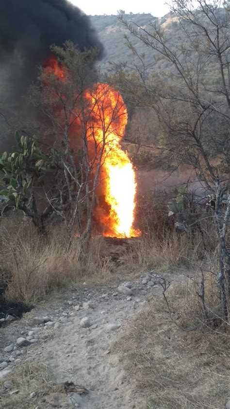 Contin A Incendio En El Ducto De Pemex En Tepeji