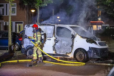 Bestelbus In Amsterdam Verwoest Door Brand