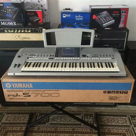 YAMAHA PSR S700