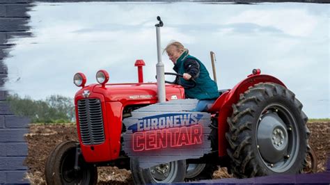 Zašto su poljoprivrednici ljuti EuronewsCentar YouTube