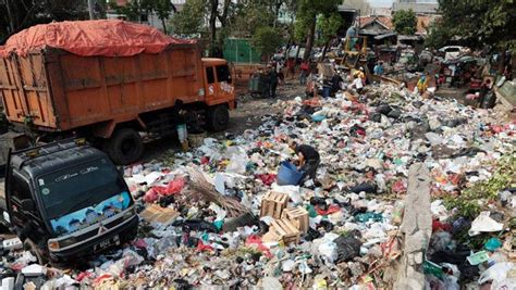 Volume Sampah Di Depok Naik 900 Ton Per Hari TPA Cipayung Over Load