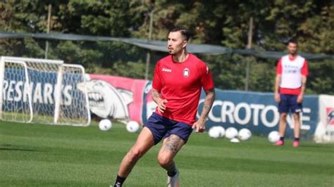 Crotone Emre Gural Ha Scelto Il 77 TuttoB