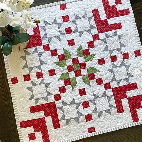 Create A Lovely Snowflake Quilt In Any Color Theme Quilting Digest Christmas Quilting Projects