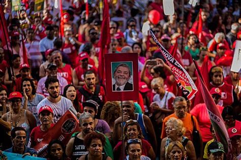 Coluna Democracia De Tanque Vazio Brasil De Fato Minas Gerais