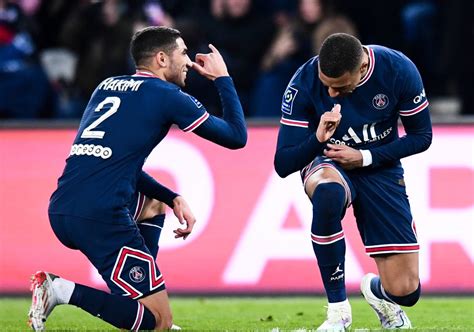 PSG Lorient 5 1 Les notes des Parisiens Mbappé leur a tout fait