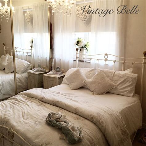 20 White Shabby Chic Bedroom Decoomo