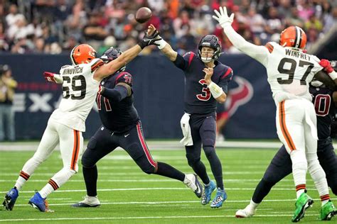 Houston Texans: Offense lets down defense in loss to Browns