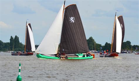 Succesvolle première Achter de Zeilen van het Ljouwerter Skûtsje in