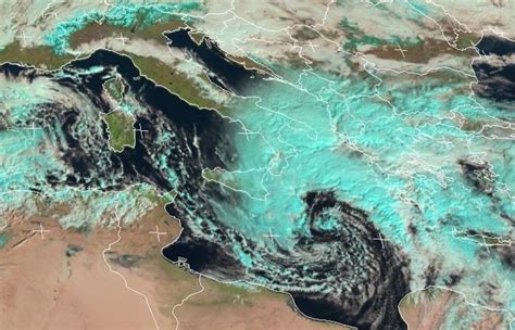 Allerta Meteo Weekend Di Forte Maltempo Al Sud Piogge Torrenziali In