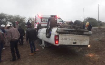 Familia Vuelca Su Camioneta En Linares Hay 3 Menores Lesionados