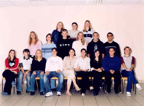 Photo de classe 1ère année de secrétariat bac pro de 2002 LYCEE LE