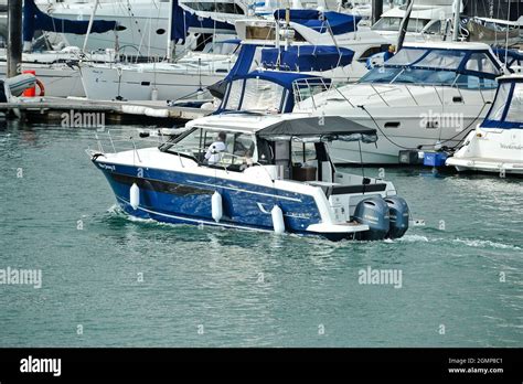 Boats around Torquay Harbour Stock Photo - Alamy