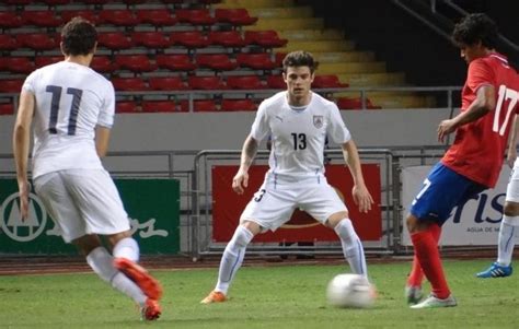 Nahitan Nández Debutó En La Selección Mayor Padre Y Decano El Sitio