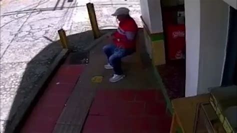 Video Un Hombre Resultó Ileso A Pesar De Que Lo Aplastó Un Camión En Guatapé Antioquia Infobae