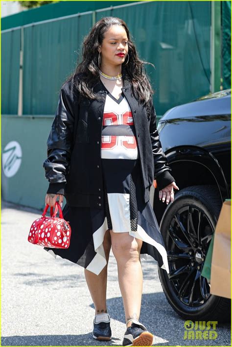 Pregnant Rihanna Wears A Jersey Dress For Lunch Date With A AP Rocky