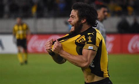 Peñarol Ganó Demanda Por Nahitan Nández Padre Y Decano El Sitio Del