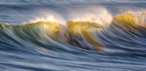 Surf y Olas. Foto Kristen Dewald - SURFER RULE