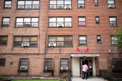 Mold Lead Leaks And Broken Locks Tenants Vent Fury At Housing Authority The New York Times