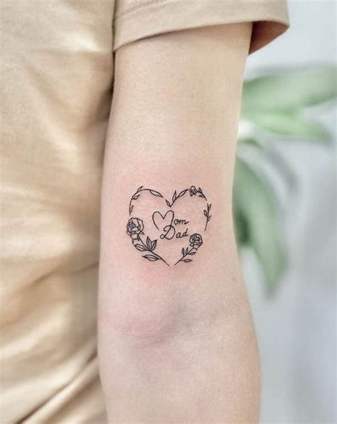 23 Heartfelt Mom And Dad Tattoos That Are Currently On The Trend