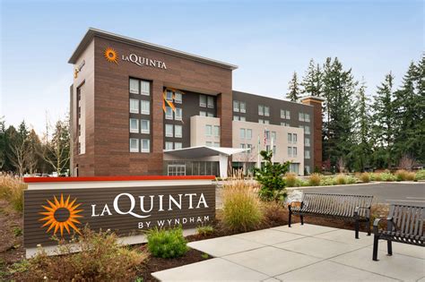 La Quinta Inn & Suites by Wyndham Marysville | Marysville, WA Hotels