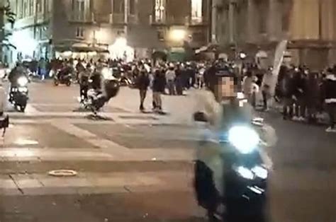 Gare Di Scooter In Piazza Dante Blitz A Sorpresa Dei Carabinieri