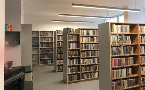 Wypo Yczalnia Nr Biblioteka Publiczna W Dzielnicy Oliborz