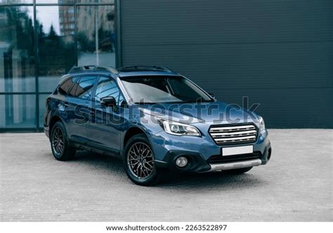 Modern Subcompact Crossover Suv Beautiful Wheels Stock Photo 2263522897 ...