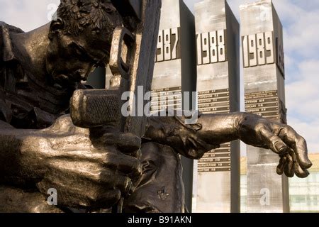 Ekaterimburgo Rusia Yakaterinburg Memorial De La Guerra De Chechenia